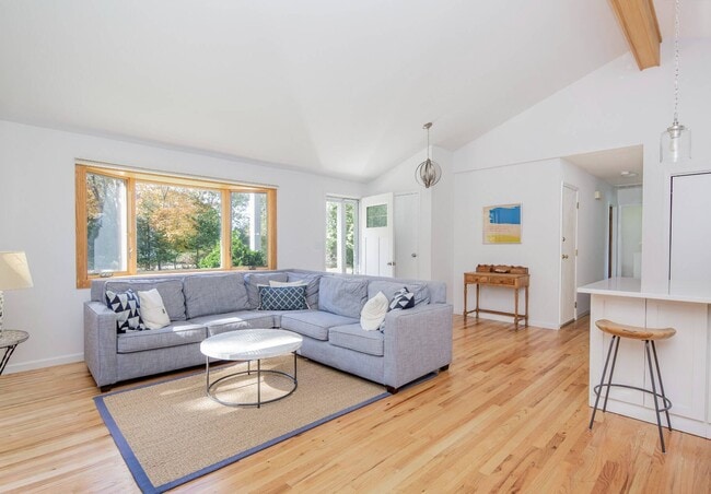 Building Photo - 237 Blank Ln