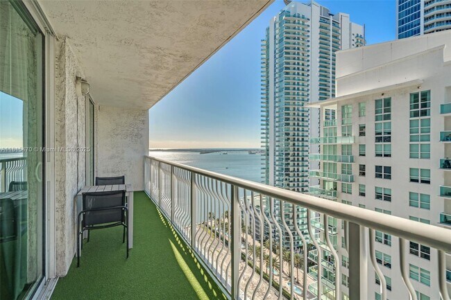 Foto del edificio - 1200 Brickell Bay Dr