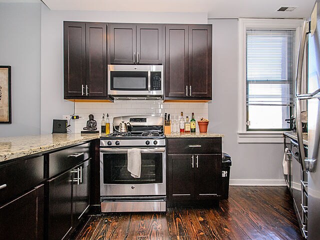 Building Photo - 401 N Milwaukee Ave, Chicago, IL, 60654 #3