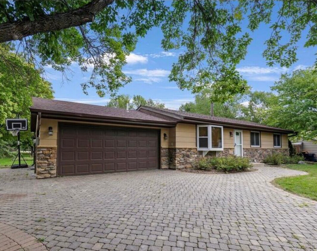 Building Photo - 5310 Summer St SE