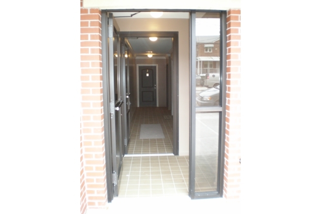 Foto principal - 2543-2545 Bronxwood Ave