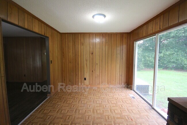 Foto del edificio - 6905 Moreview Rd