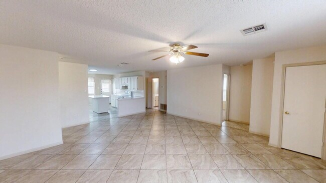 Building Photo - "Spacious 4-Bedroom Retreat with 2 Baths in Prime Killeen Location – 1,590 Sq Ft of Comfort!"