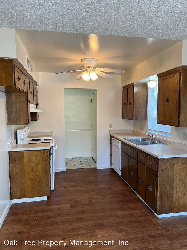 Building Photo - 3 br, 2 bath House - 1456 Pico Avenue