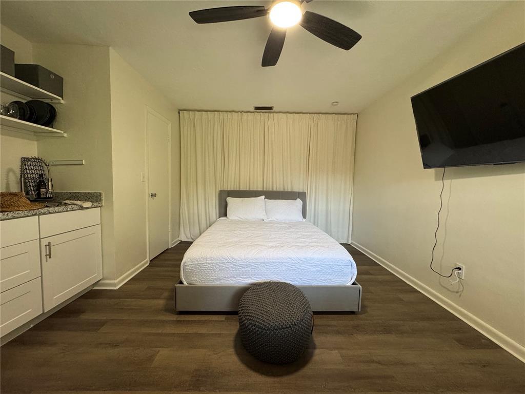Foto principal - 5639 Lincoln St