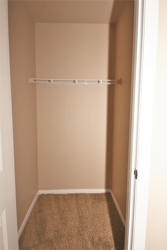 Building Photo - Great 2 Bedroom Condo At Coronado Palms