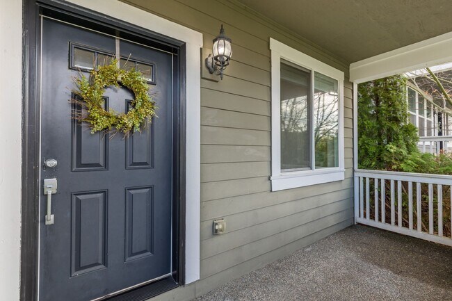 Foto del edificio - 3 Bed and 3 Bath Stunning Single-family Ho...