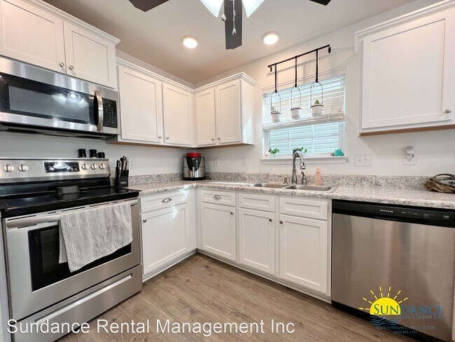 Building Photo - 5 br, 2.5 bath House - 448 Eisenhower Drive