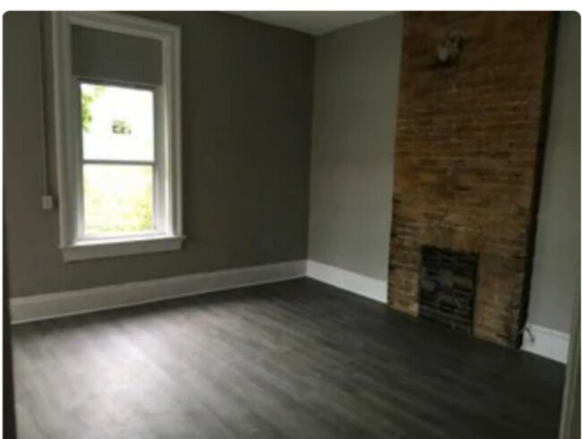 Building Photo - 1130 Draper St