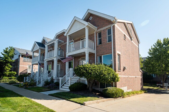Building Photo - 5521 3rd Ave