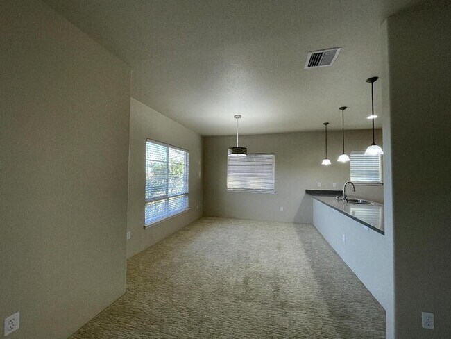 Building Photo - 510 Kunehi St