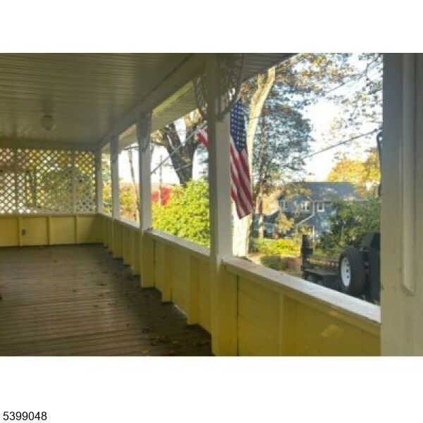 Foto del edificio - 24 Outlook Ave