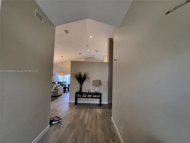 Building Photo - 7450 Trescott Dr