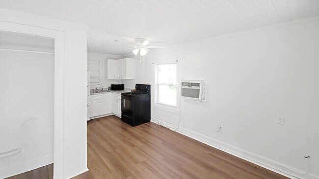 Foto del edificio - 2127 13th St W