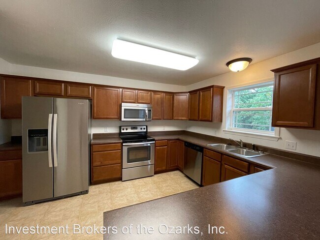 Building Photo - 3 br, 2 bath House - 227 Everett Mill Road