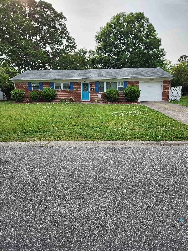 Primary Photo - 245 Victoria Dr
