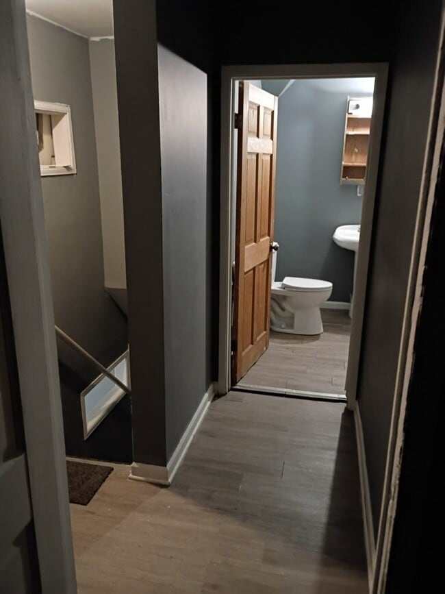 Building Photo - 122 W Donald St