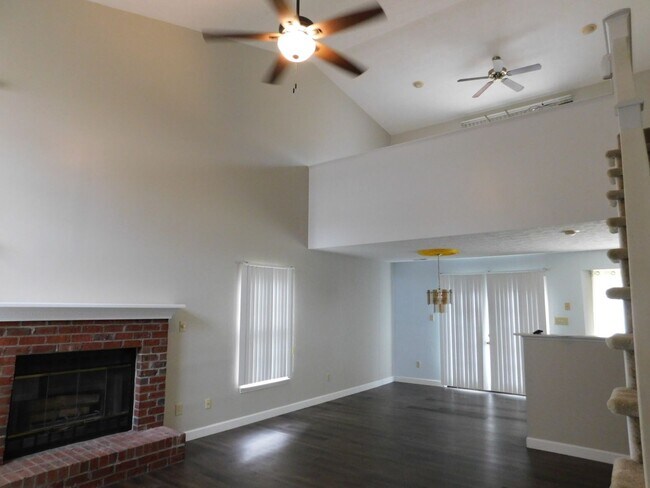 Building Photo - Located in the Heart of Havelock!
