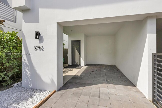 Foto del edificio - 3152 Hibiscus St