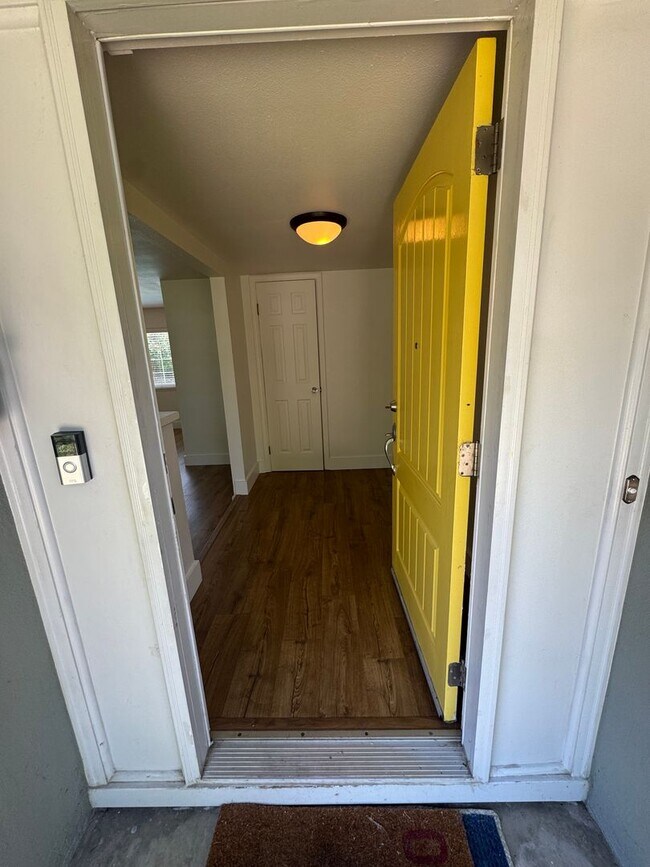 Foto del edificio - 4 bedroom | 2.5 bathroom | Fair Oaks with ...