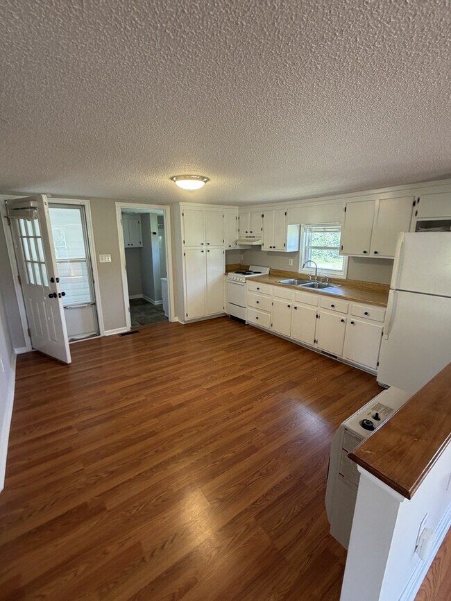 Building Photo - 2189 NC-55