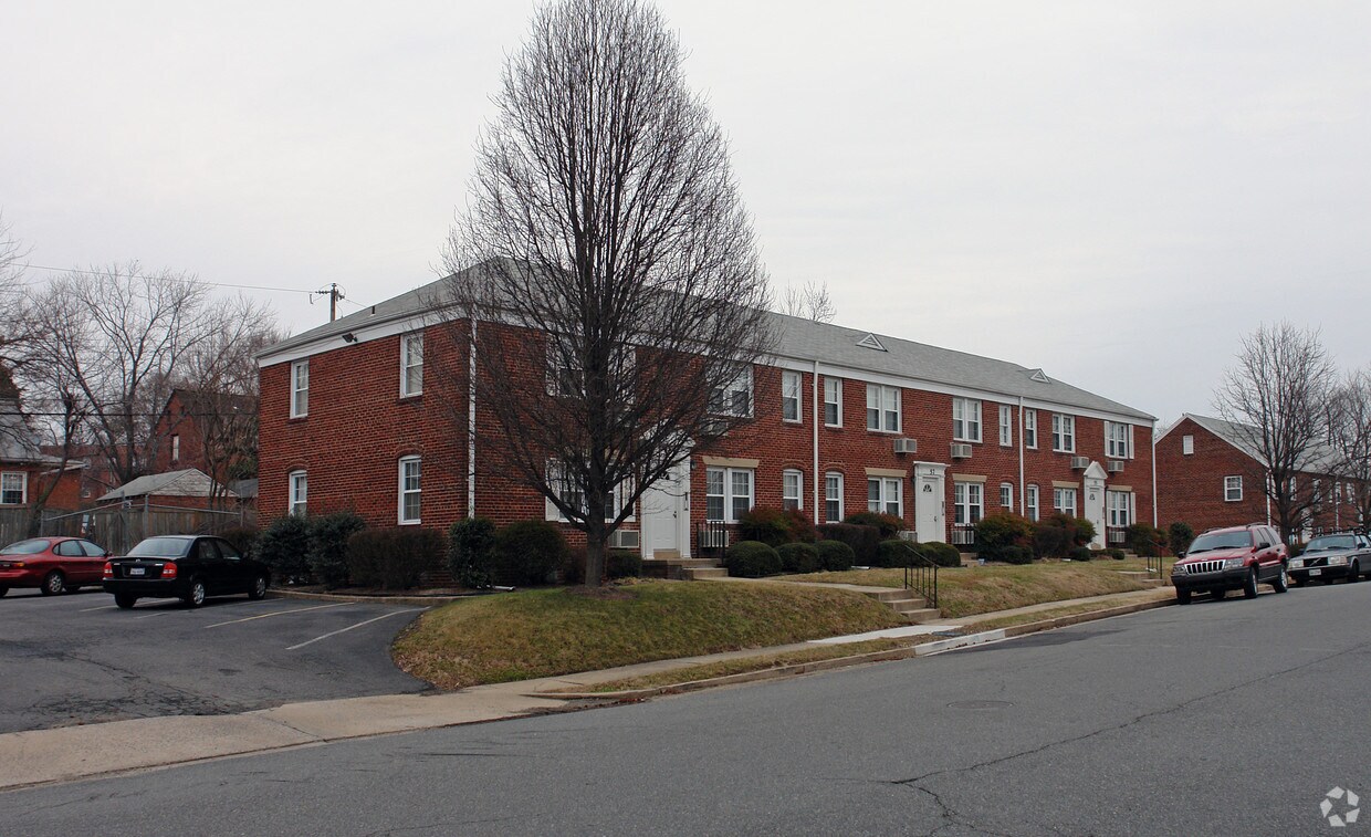 Building Photo - 55-59 N Bedford St