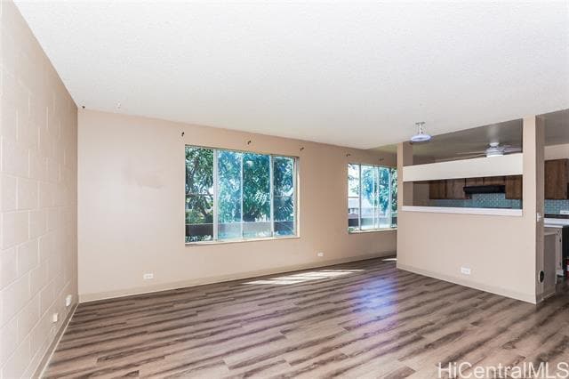 Building Photo - 92-1140-1140 Panana St