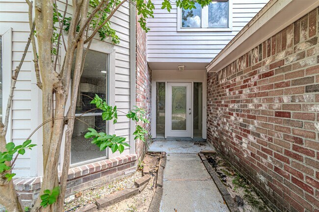 Foto del edificio - 14615 Cypress Valley Dr