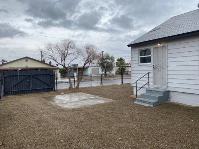 Building Photo - 3514 Center Dr