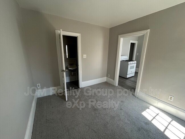 Foto del edificio - 829 Broadway