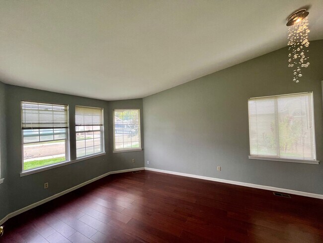 Building Photo - 10627 W Richey Dr