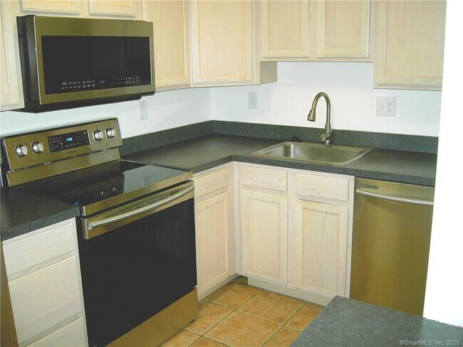 Foto del edificio - 30 Stony Brook Dr