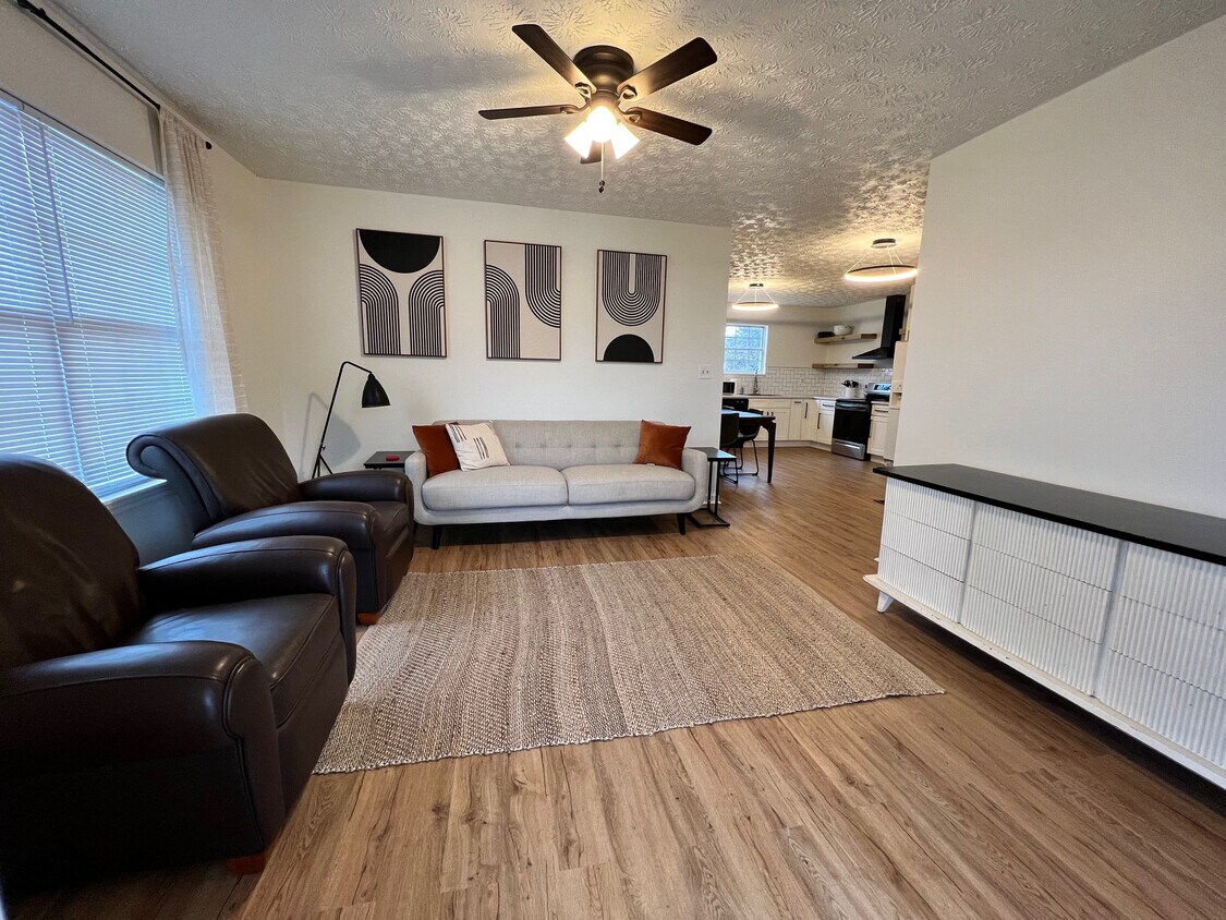 Foto principal - 127 W Franklin St