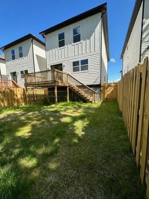 Patio trasero, porche y casa - 4347 Old Goins Rd