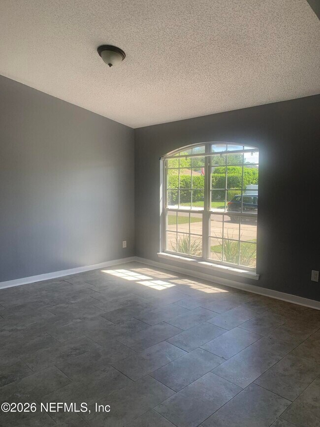 Foto del edificio - 1752 Glen Laurel Dr