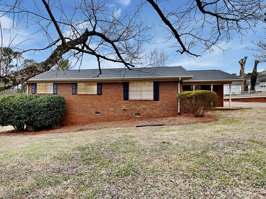 4948 Strickland Rd House Rental in Flowery Branch, GA