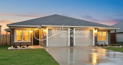 Building Photo - 3105 Ochiltree Dr