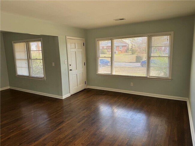 Building Photo - 2157 Settle Cir SE