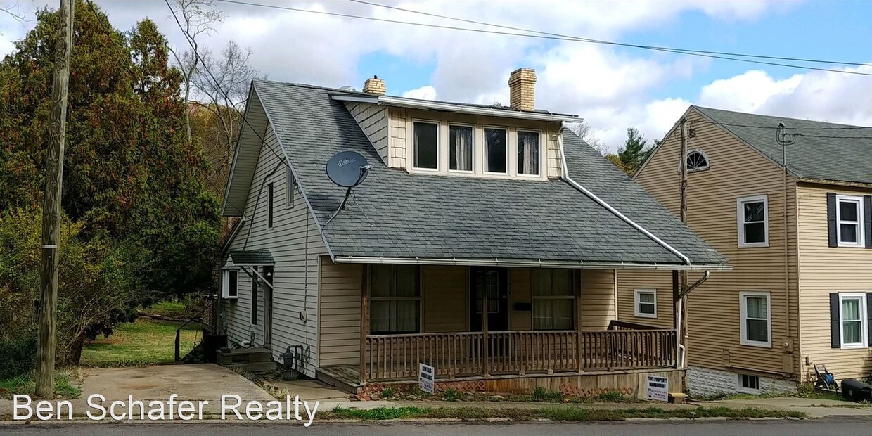 Primary Photo - 2 br, 2 bath House - 539 E. Main St.