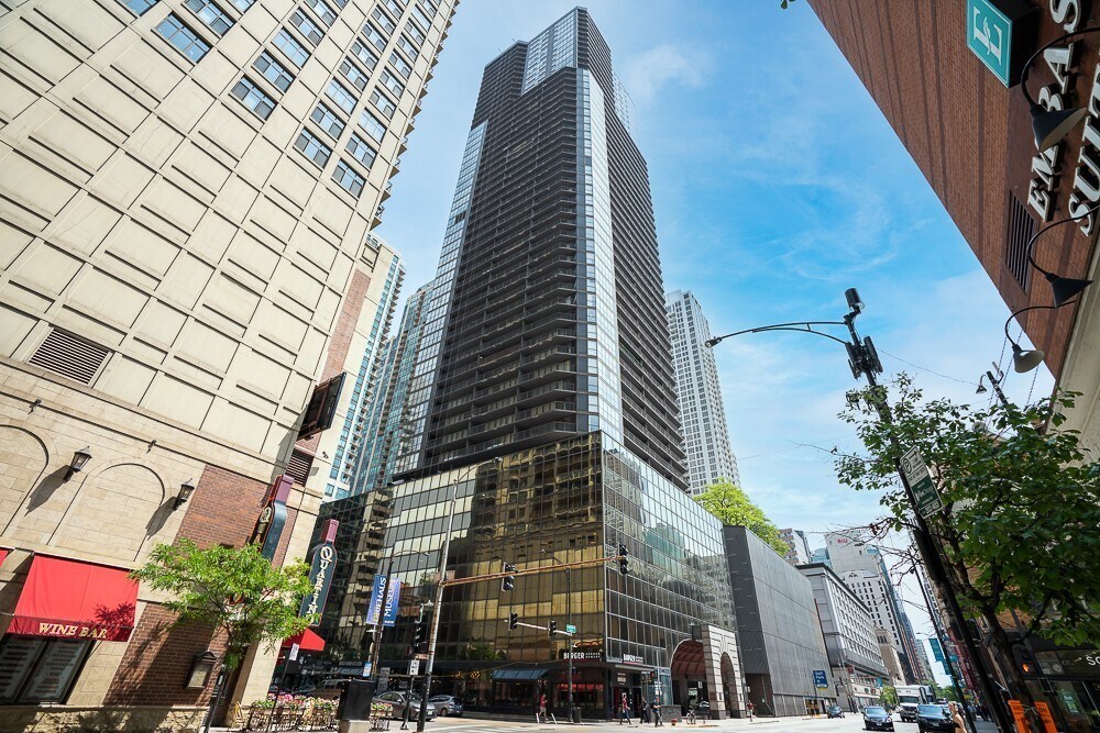 Foto principal - 10 E Ontario St