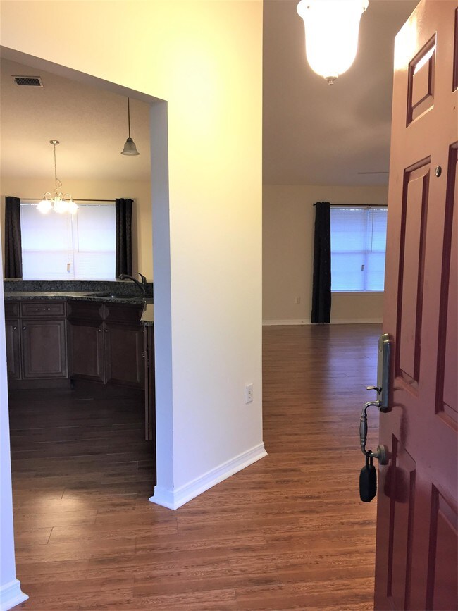 Foto del edificio - 5114 Whitehurst Ln