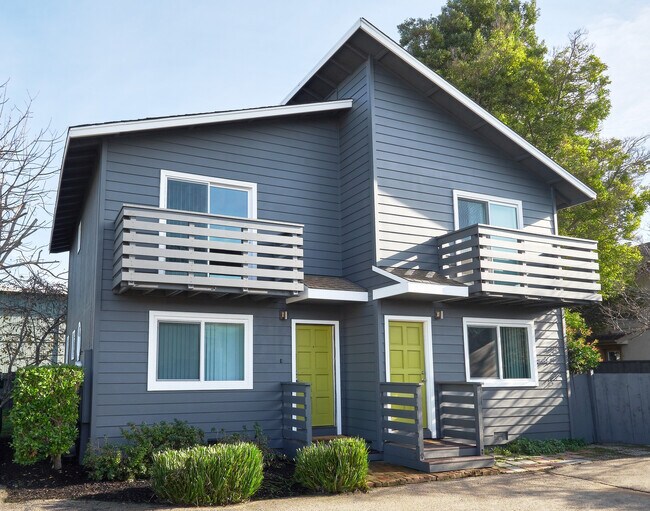 Capitola C EXT brite - Capitola Townhomes