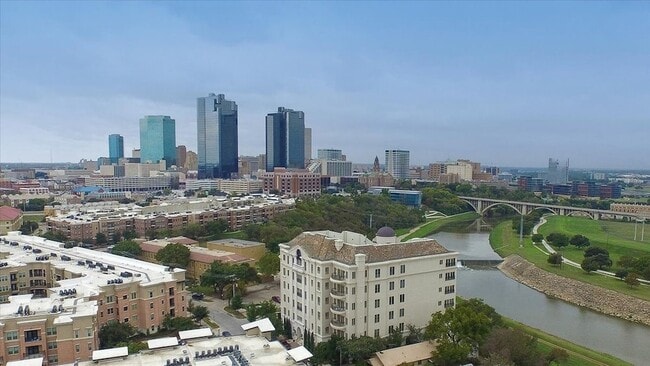 Foto del edificio - 501 Samuels Ave