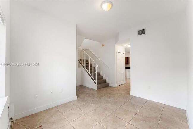 Foto del edificio - 18032 NW 74th Ct