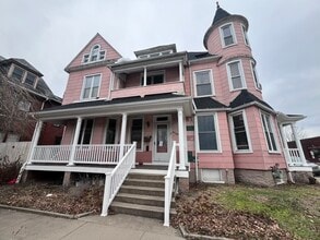 Building Photo - 158 Market St