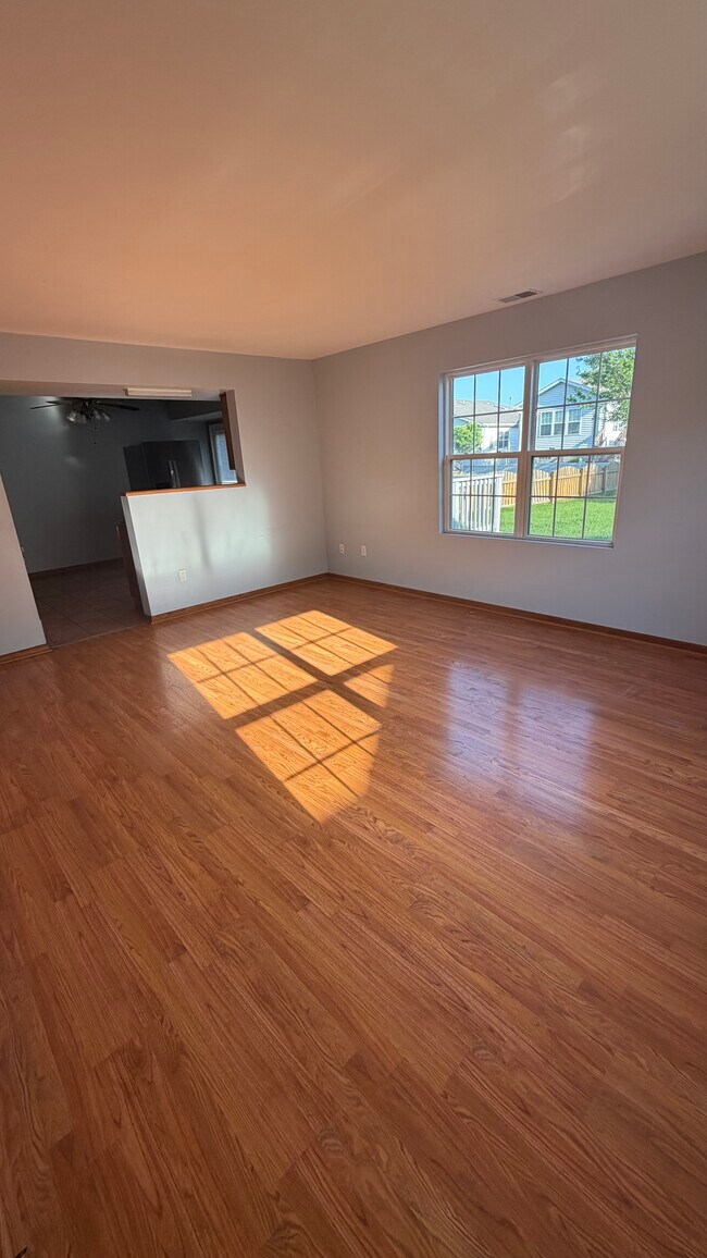 Foto del edificio - 1639 Dogwood Dr