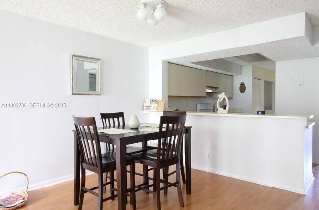 Foto del edificio - 8316 NW 24th St