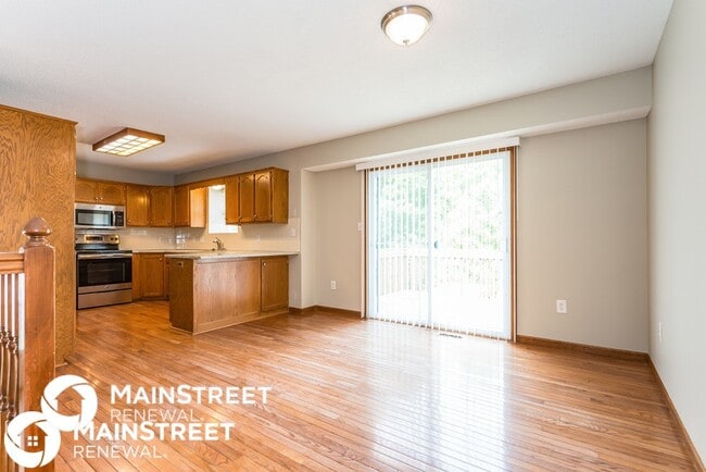 Building Photo - 2107 Sunset Cir