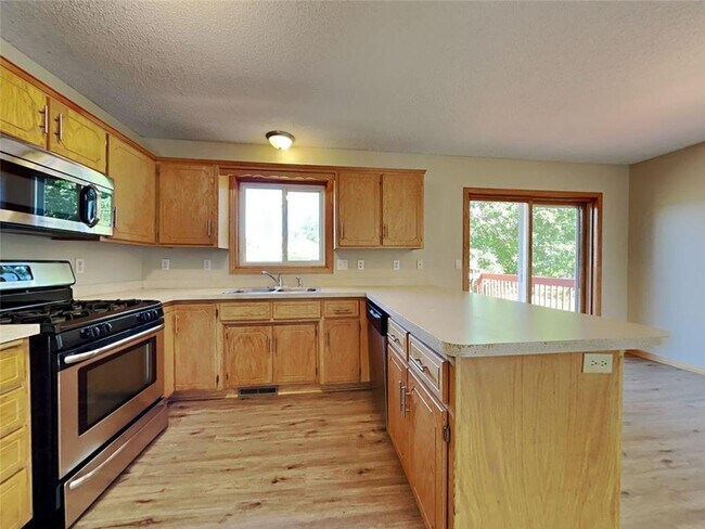 Foto del edificio - 13155-192 1/2 192 1/2 Ln NW