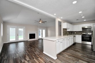 Building Photo - 13002 Kingsmill Dr